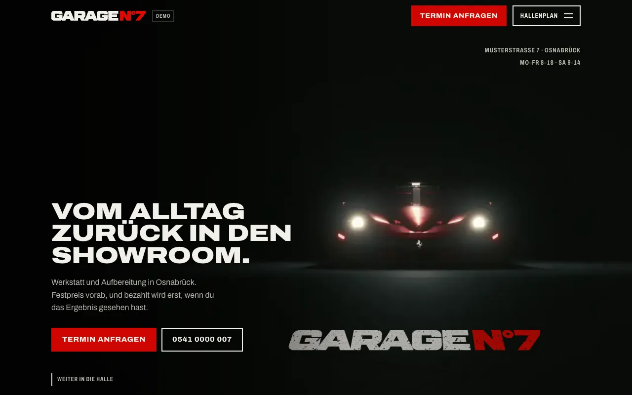 Startseite der Demo Garage N°7, dunkle Halle mit rotem Licht
